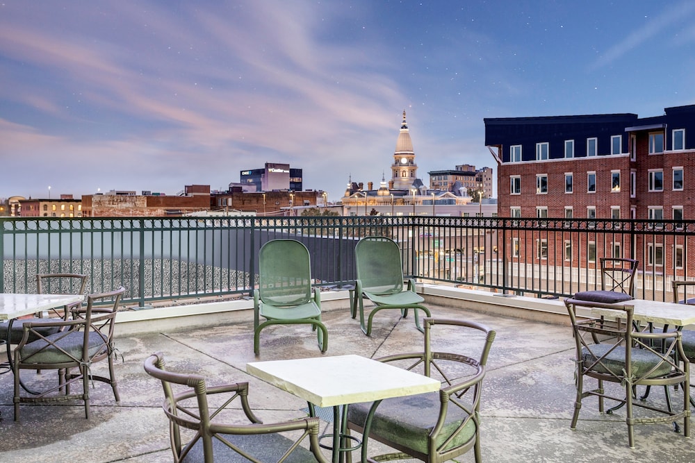 Holiday Inn Lafayette-City Centre 7/47