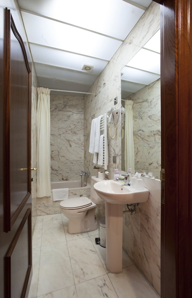غرفة بسرير كينج، Alba Hotel 7/7