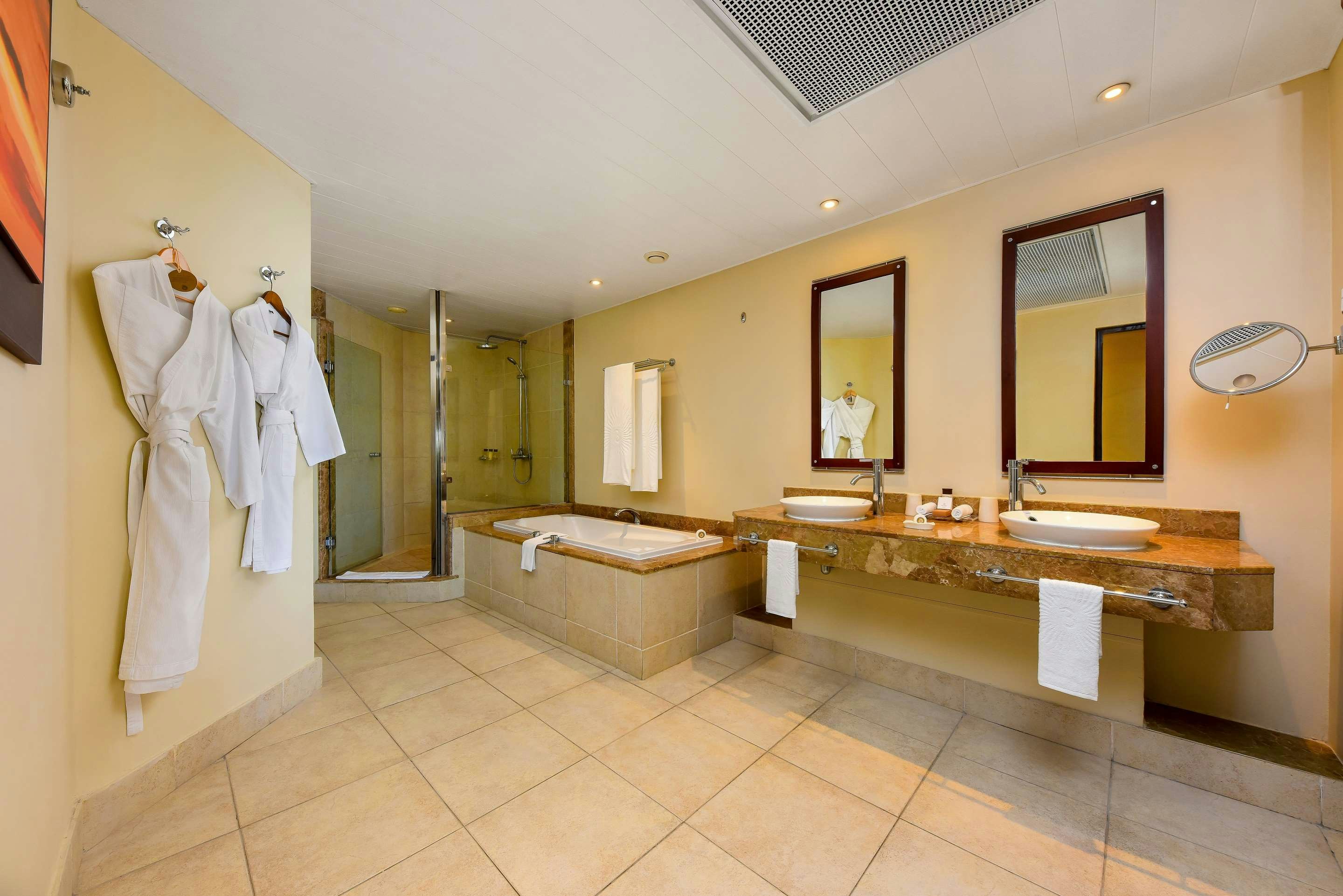 Victoria Beachcomber Resort and Spa 54/54