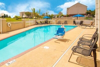 Wingate by Wyndham Hattiesburg 5/58