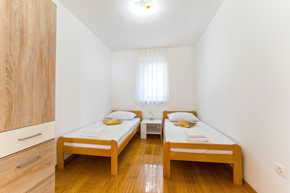 Summer Breeze Apartments 17/45