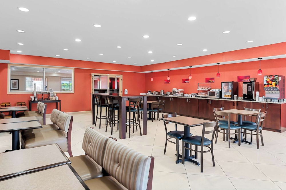restaurant cafeteria