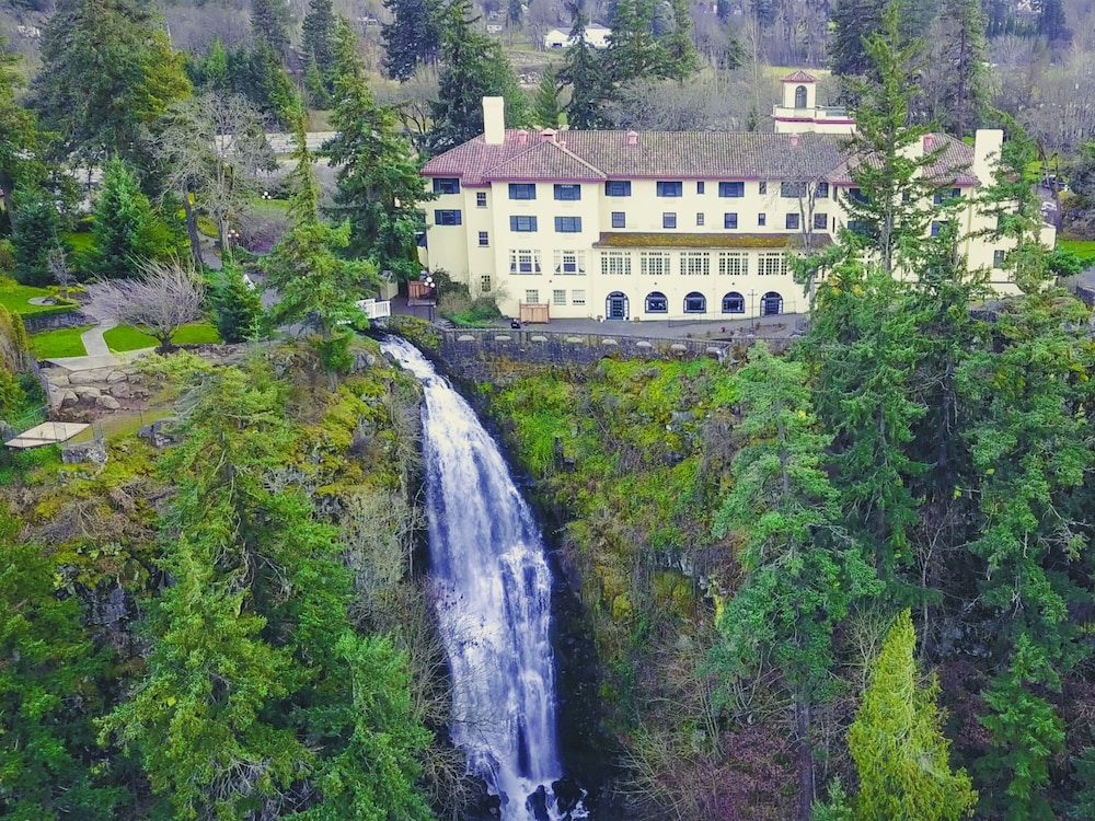 Columbia Gorge Hotel And Spa 2/62