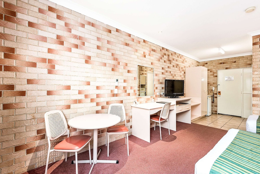 Comfort Inn Glenfield 24/31