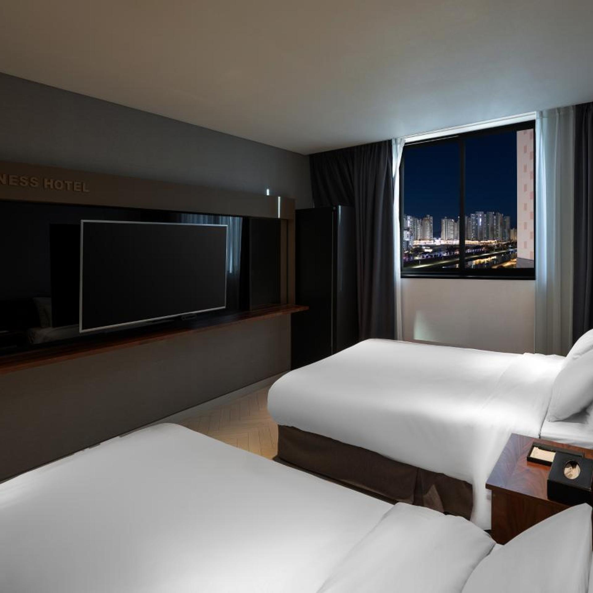 غرفة عائلية بسريرين منفصلين، Golden Business Hotel 6/10
