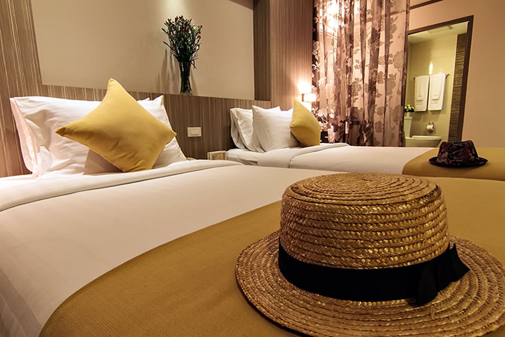 BOSSOTEL INN 12/34