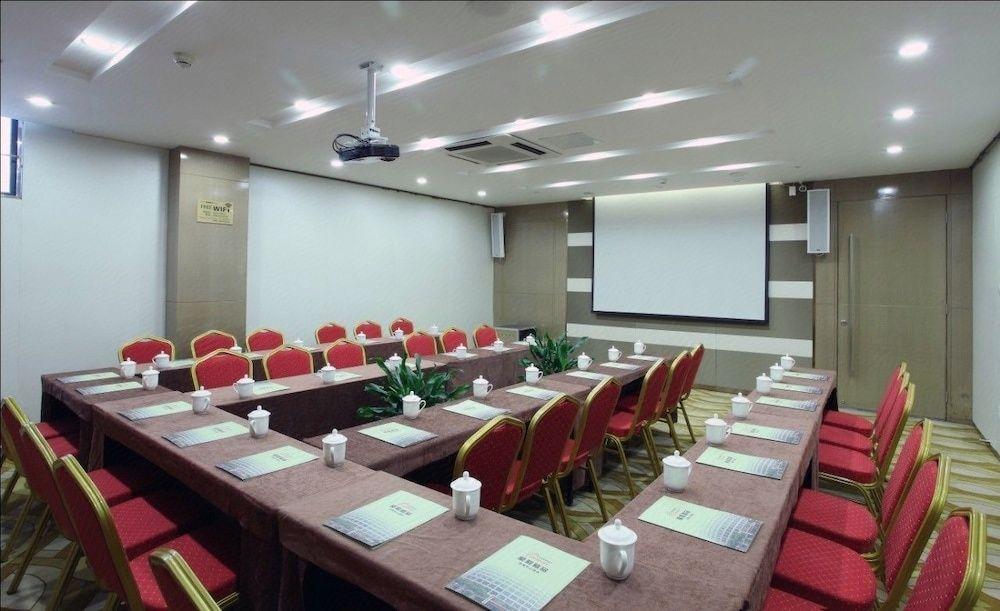 Xiamen Rushi Hotel Exhibition Center 42/46