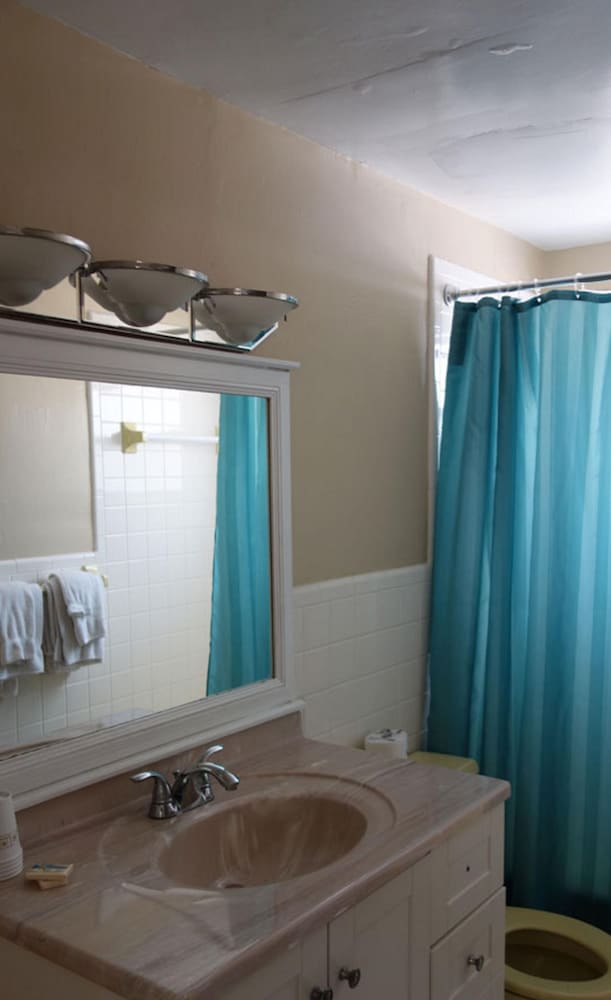 Ocean Inn 8/50