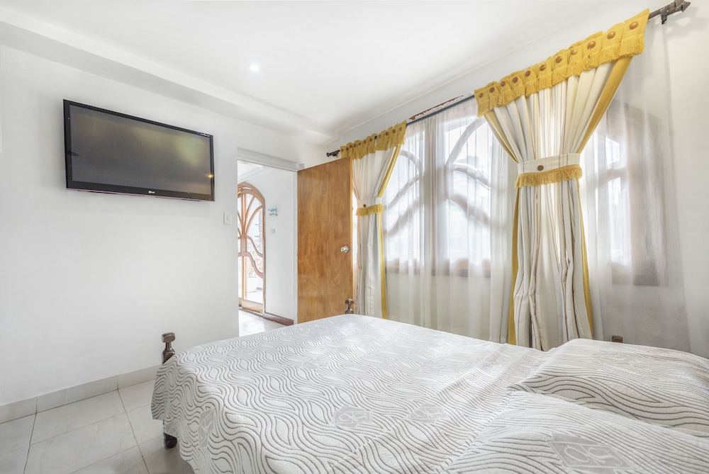 Veleros Hotel 32/57