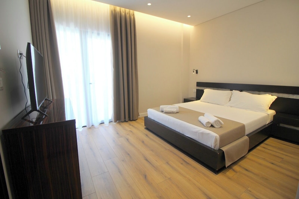 Hotel Strora 9/50