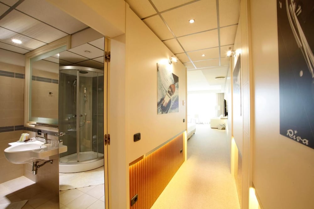 Cocca Hotel Royal Thai SPA 46/50