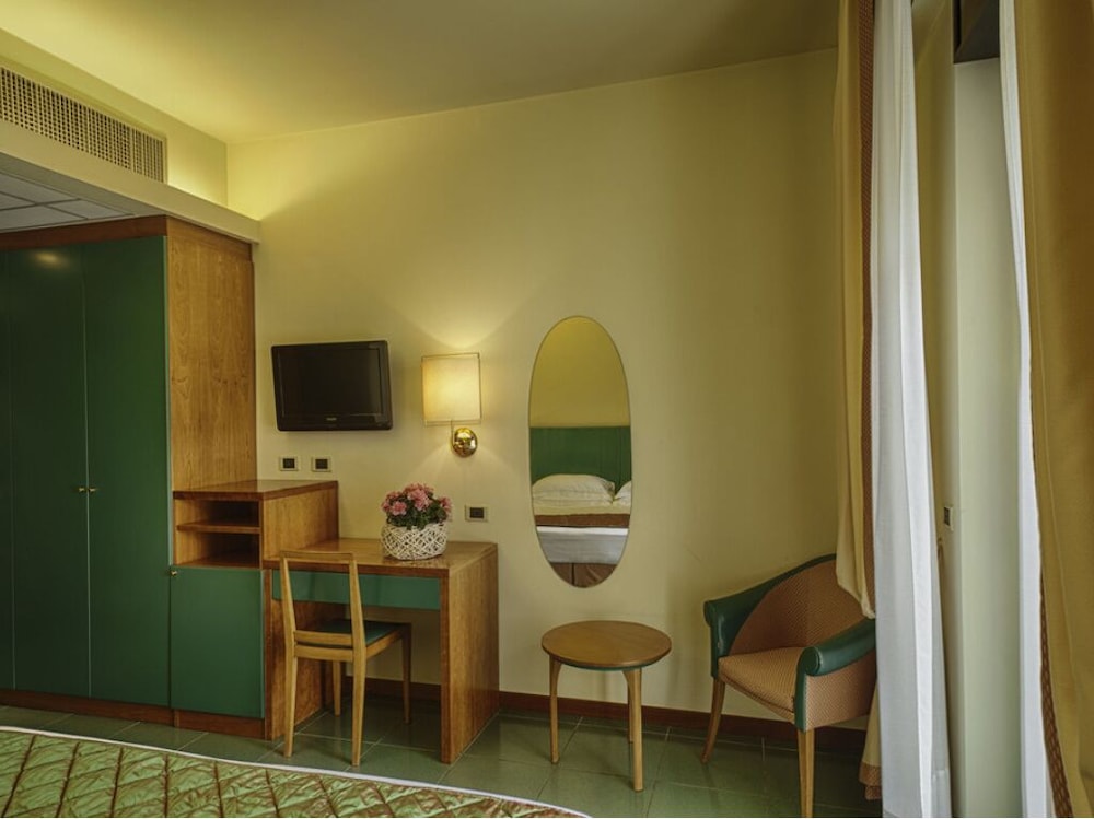 Hotel Cristallo 36/50