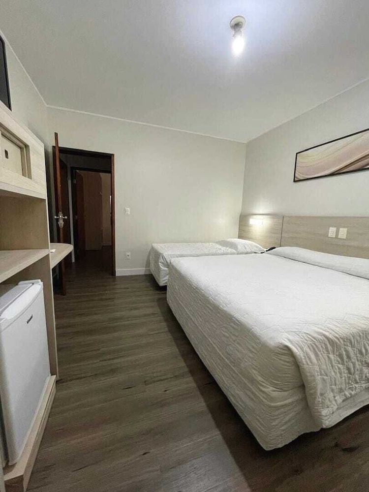 2 Bedrooms, Apartment, 1 Double and 3 Single Beds