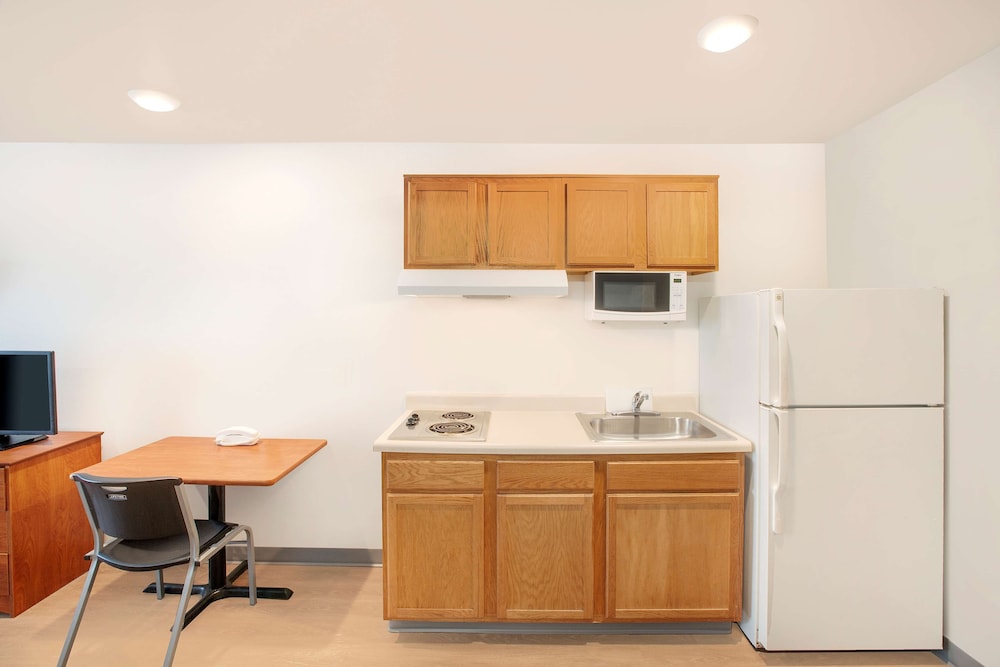 Woodspring Suites Springdale 23/30
