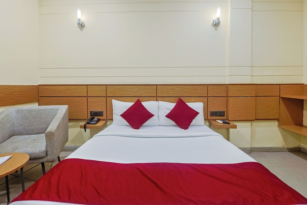 Max Hotel Prayagraj 25/48