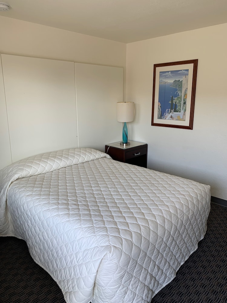 Morada Inn and Suites 22/55