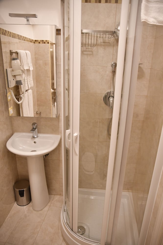 La Serenissima Hotel 42/44