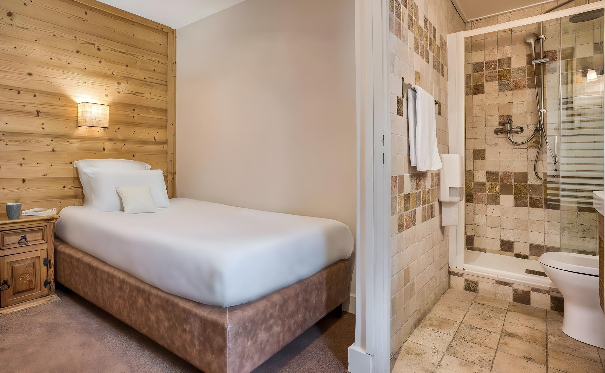 Room, Single, Double Bed