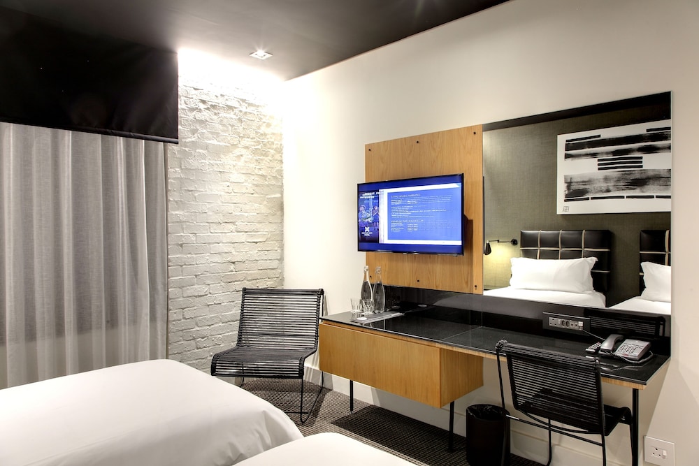 Century City Hotel Urban Square 42/46