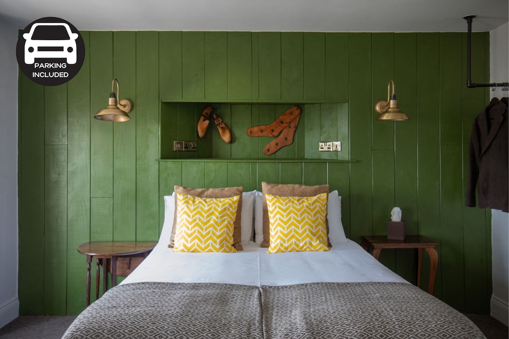 The Bath Hotel 10/61