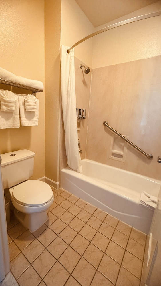 The Miramar Inn and Suites 43/50