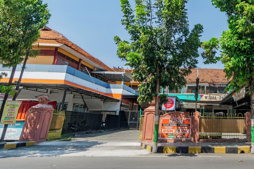 Hotel O Central Madiun Near Stasiun Kota Madiun 34/36