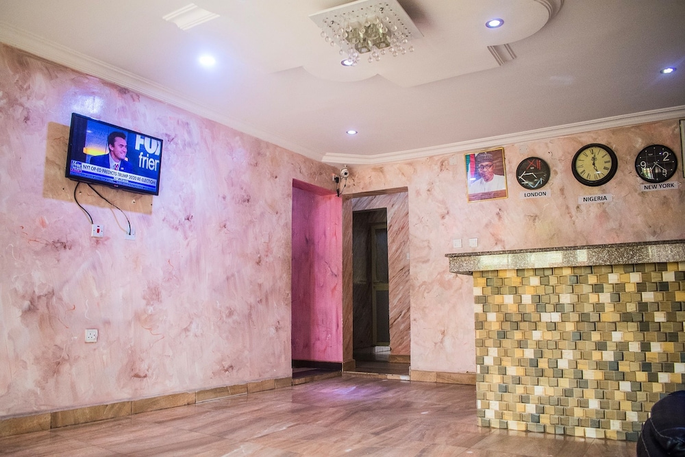 Bavidi Hotel 12/68