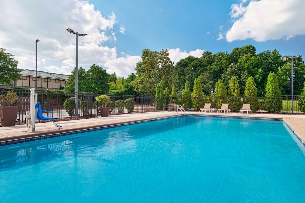 Hyatt Place Greensboro 38/54
