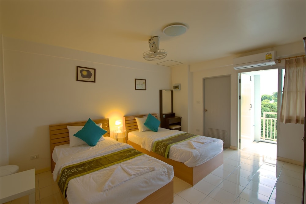 Charn Residence 9/31