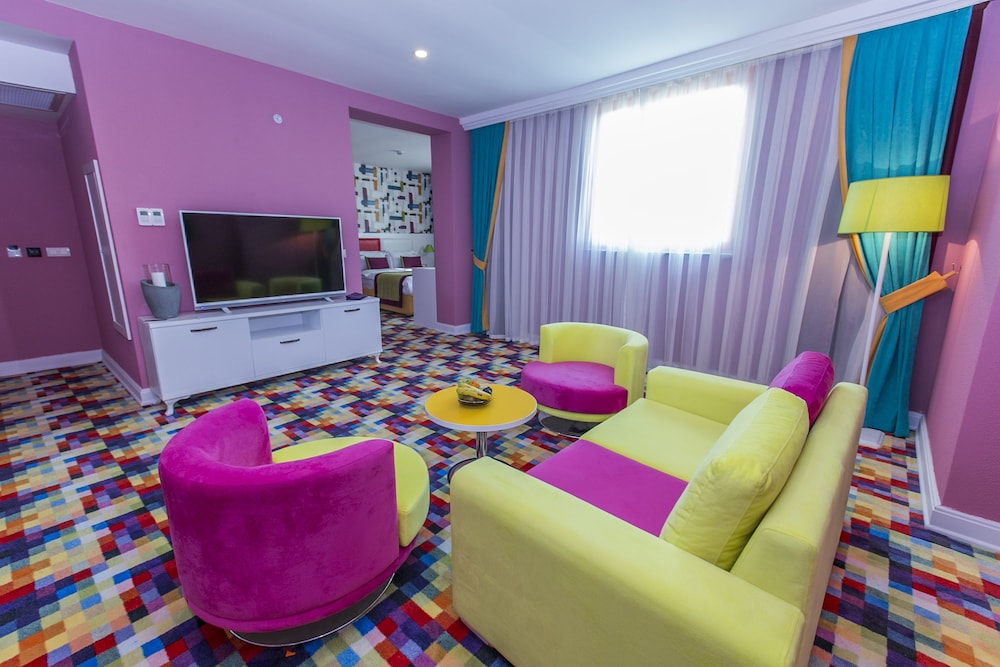 Mayi Hotel 45/55