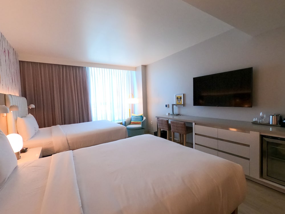 The Viv Anaheim a Tribute Portfolio Hotel 26/70