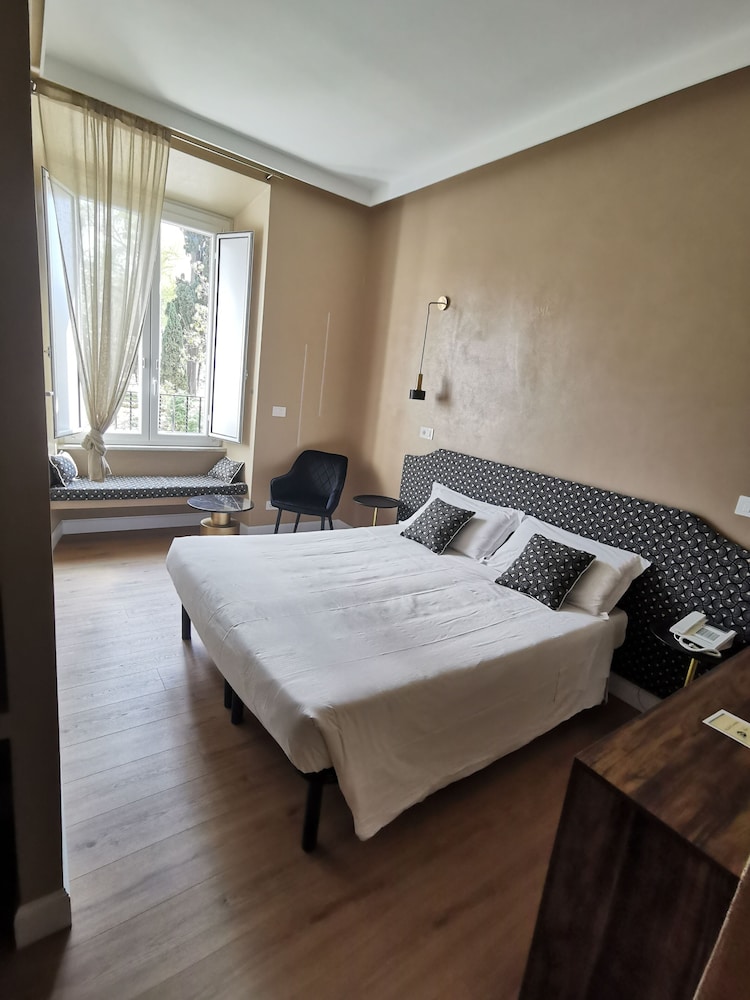 Hotel Fiori 8/59