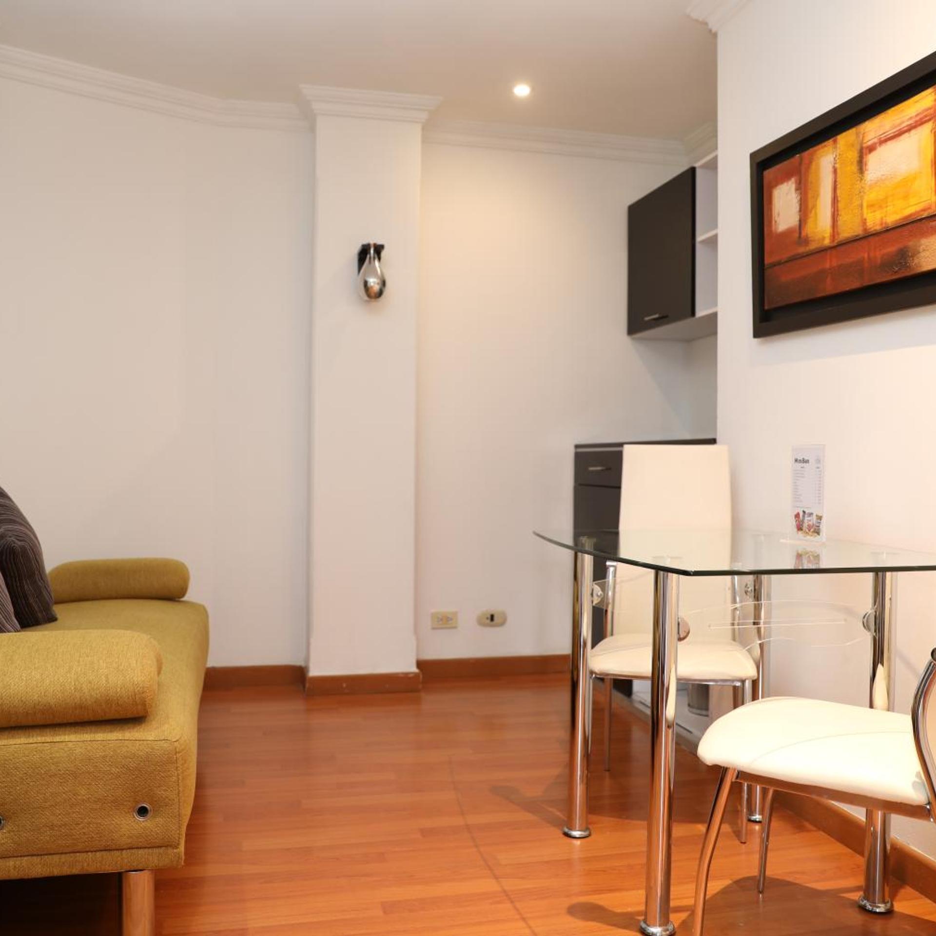 Suites 108 35/55