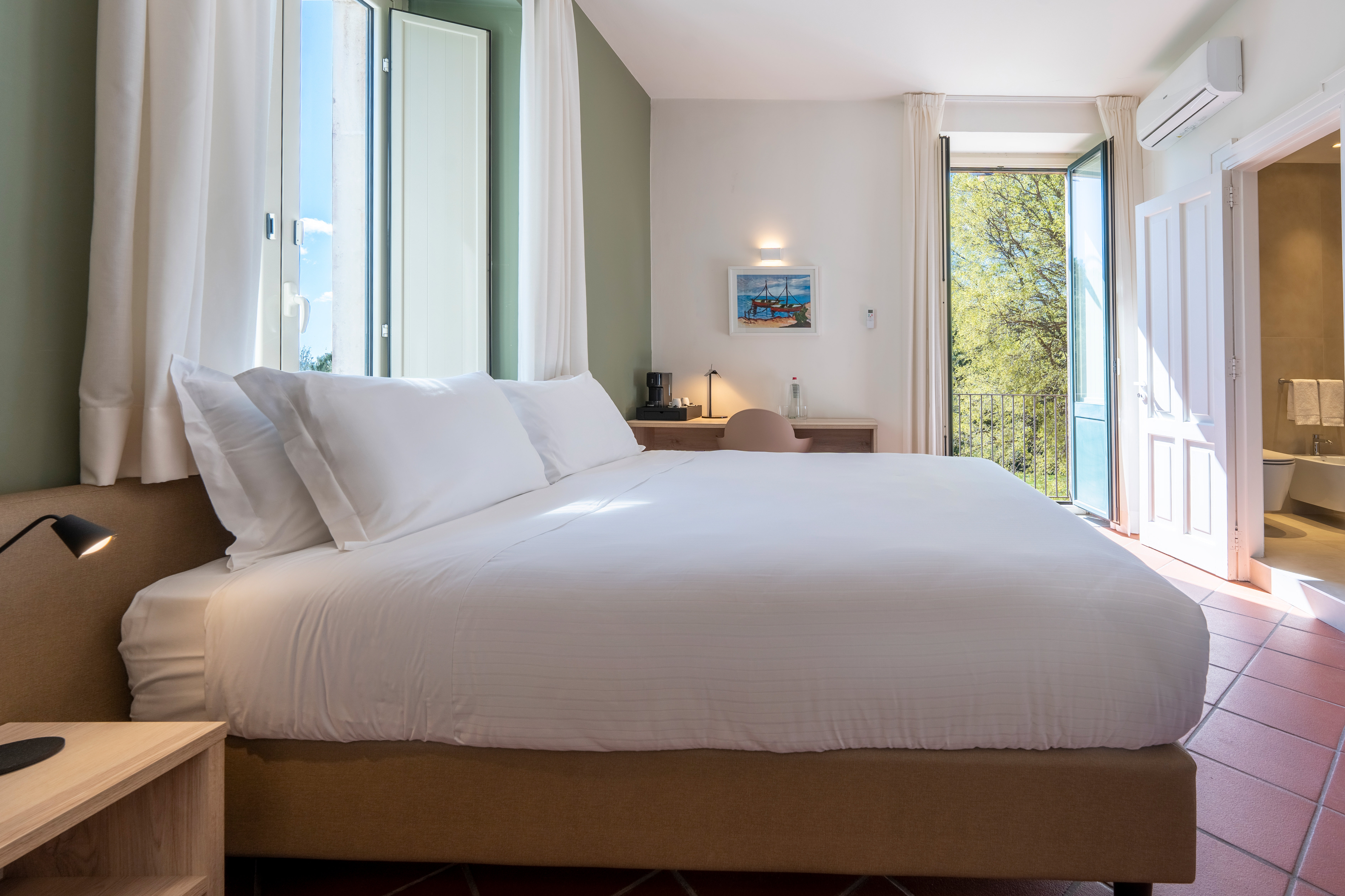 Club, House, Twin Beds, Balcony