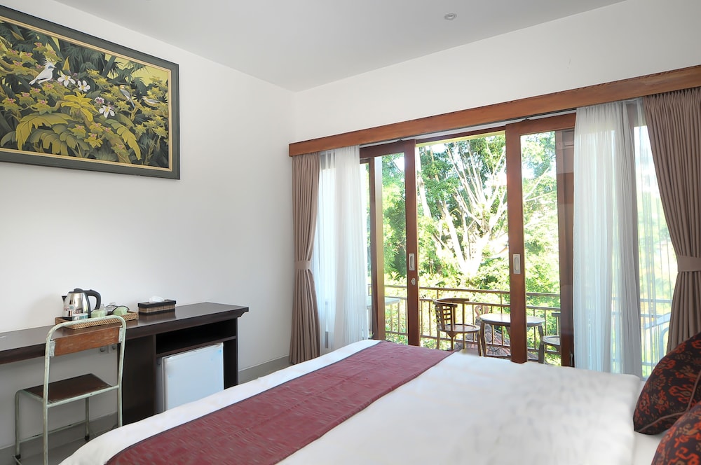 Yuliati House 13/50
