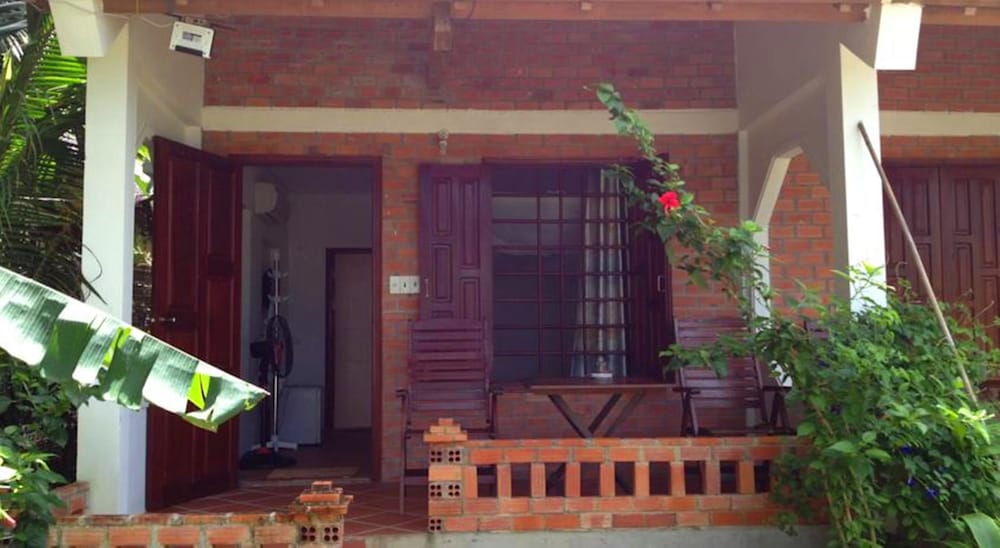 Phu Quoc Kim - Bungalow On The Beach 12/72