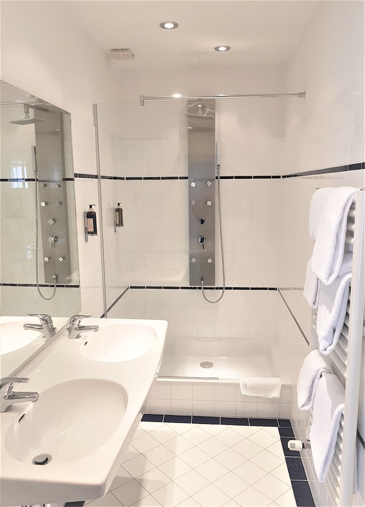 2 Bedrooms, Dom, Suite, Queen Bed, Sofa 3/3