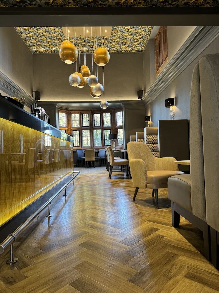 Abbey House Hotel 24/50