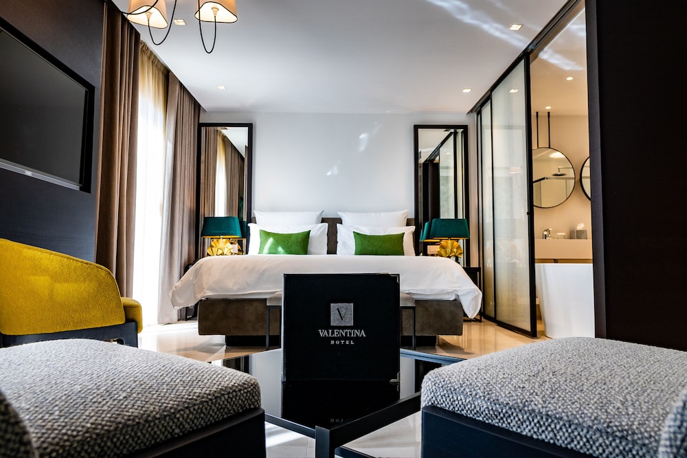 Valentina Hotel 15/50