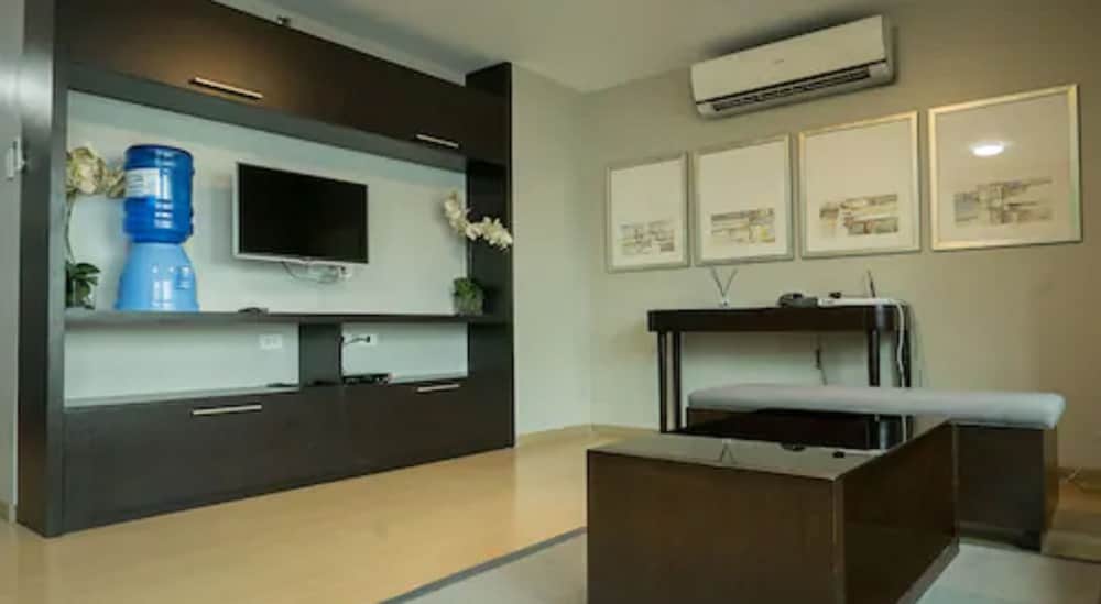 Avant Serviced Suites 34/52