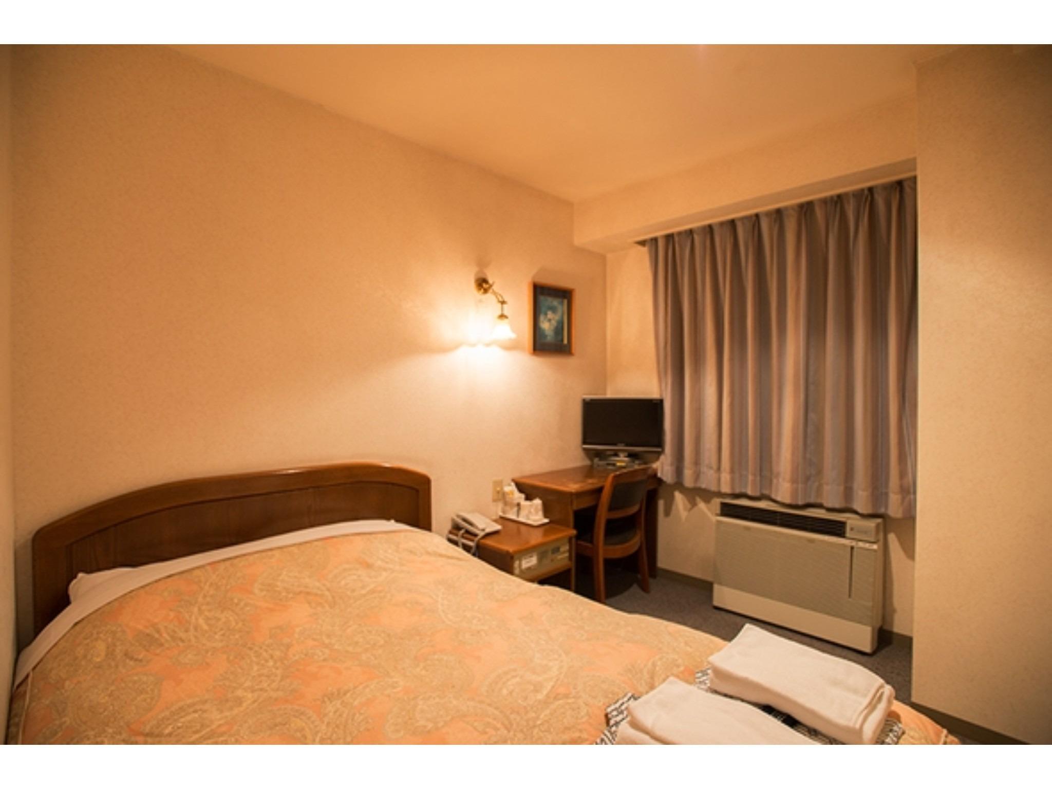 ROOM, DOUBLE BED, SMOKING