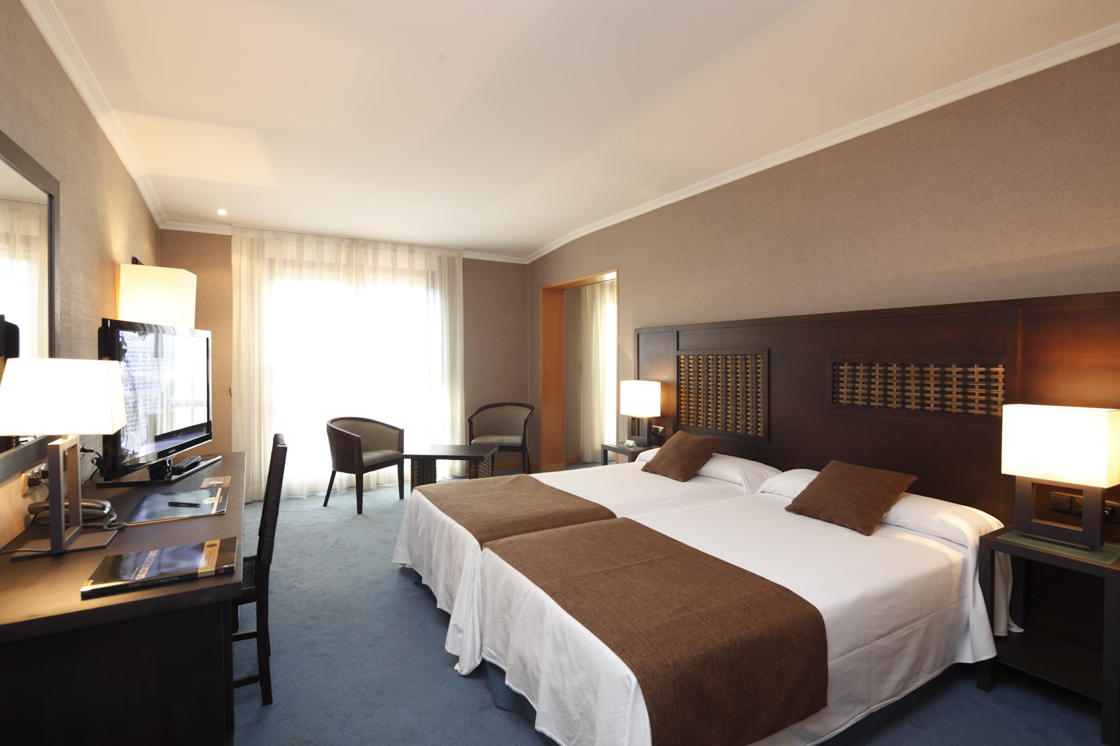 ROOM, QUADRUPLE