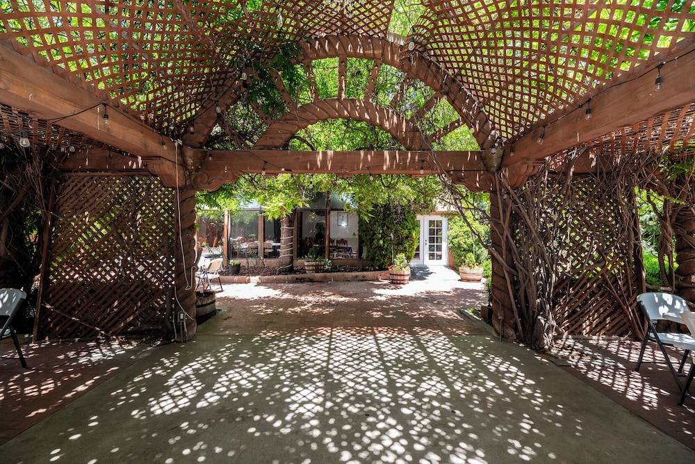 The Inn at the Delta 28/32
