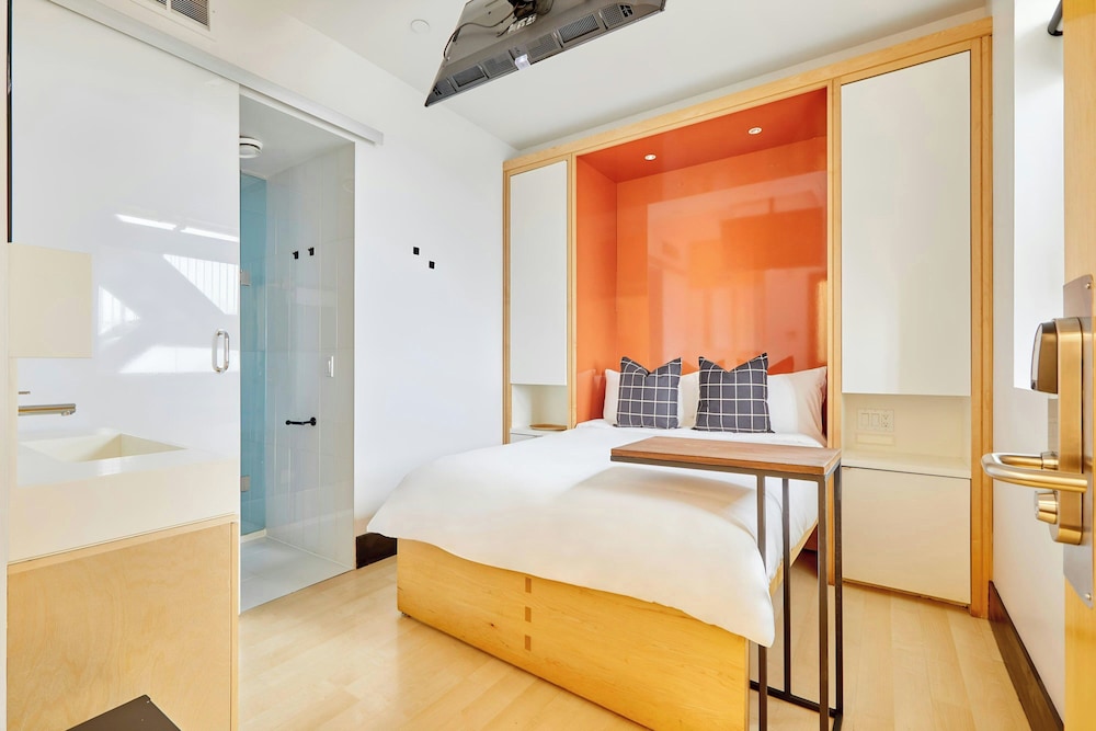 Room, Double Bed