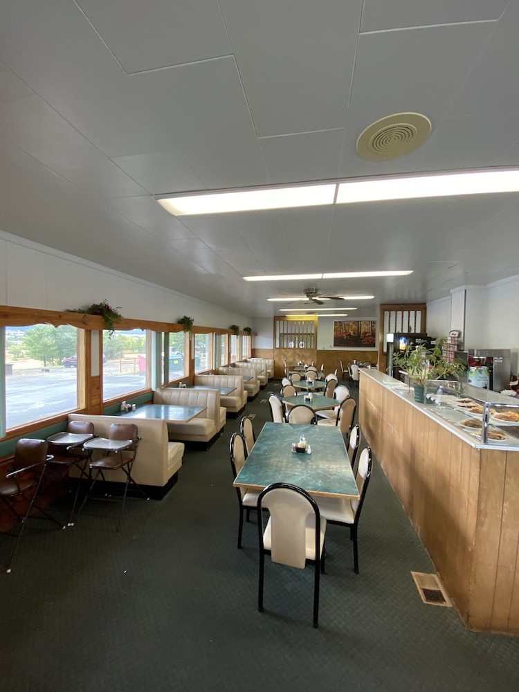 Oasis Botique Motel 11/23