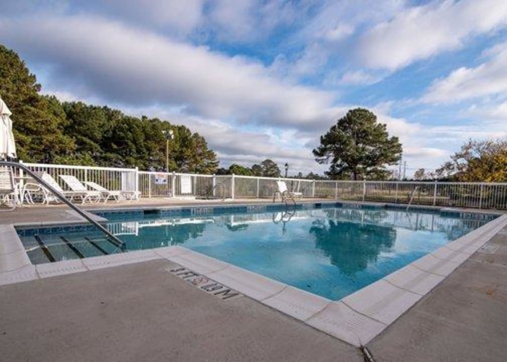 Econo Lodge Selma - Smithfield 21/25
