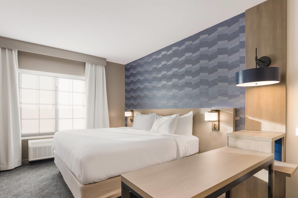 جناح بسرير كينج مع أريكة، Comfort Inn & Suites Gaylord 3/4