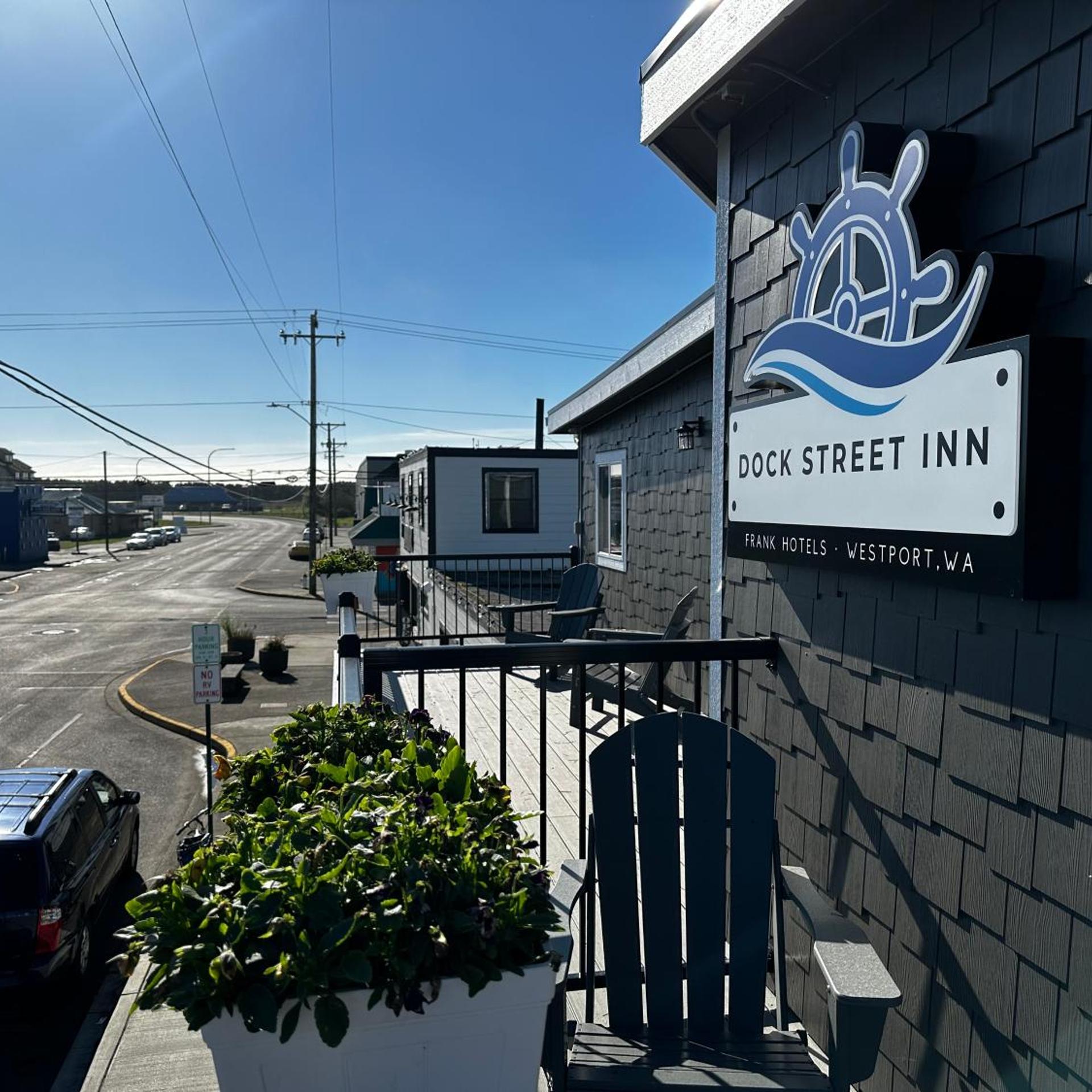 Dock Street Inn 5/50