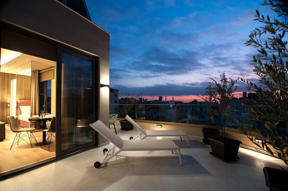 Athens Platinum Rooms and Suites 27/57