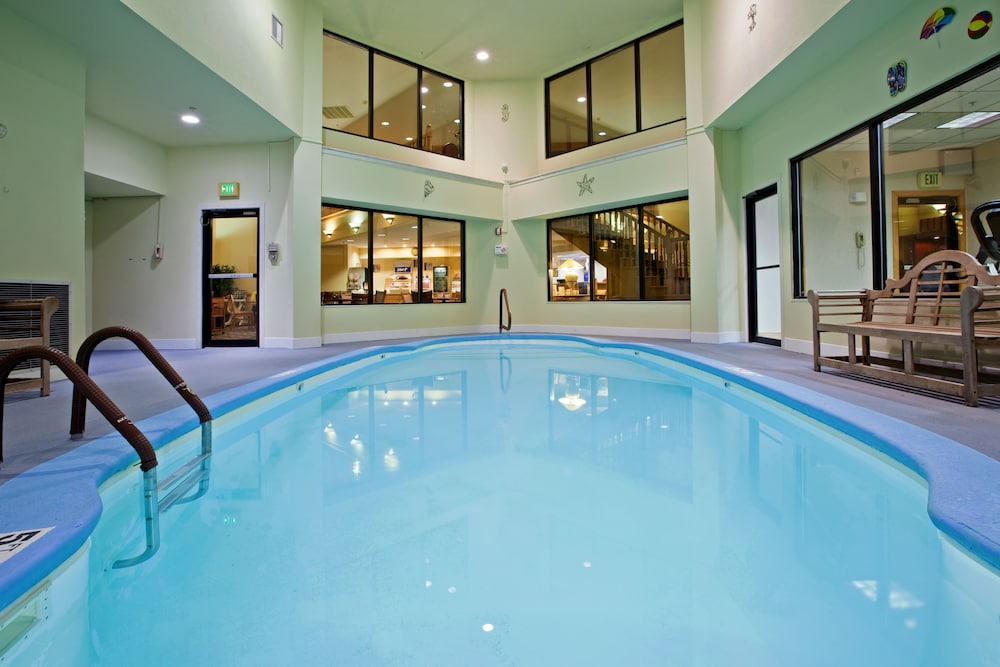 Holiday Inn Express Washington 3/45